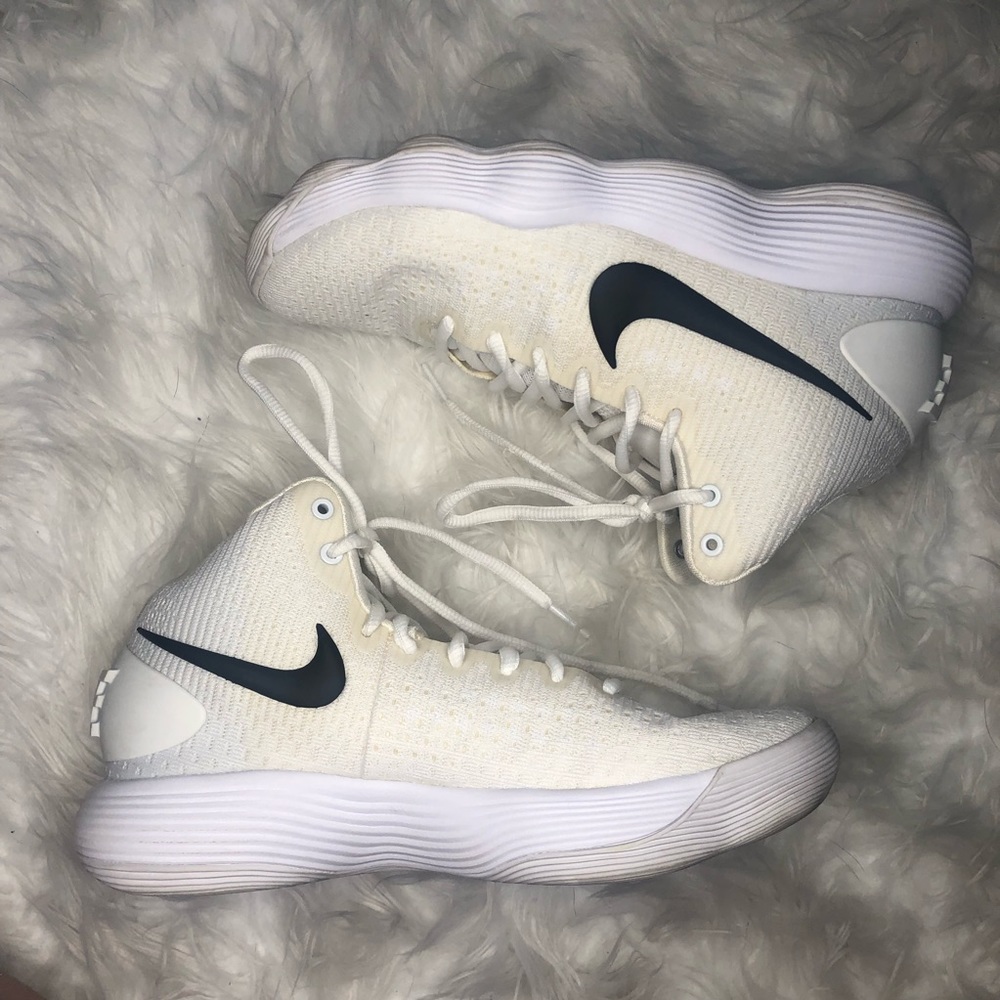 Women’s 2017 Nike Hyper Dunk